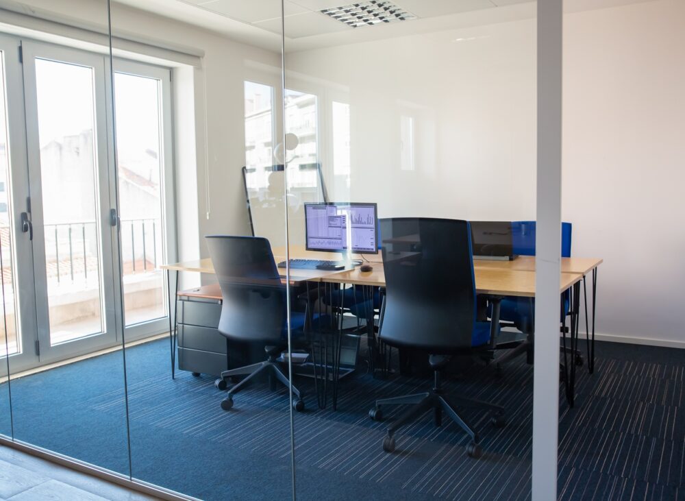 glass-partition-meeting room-interior
